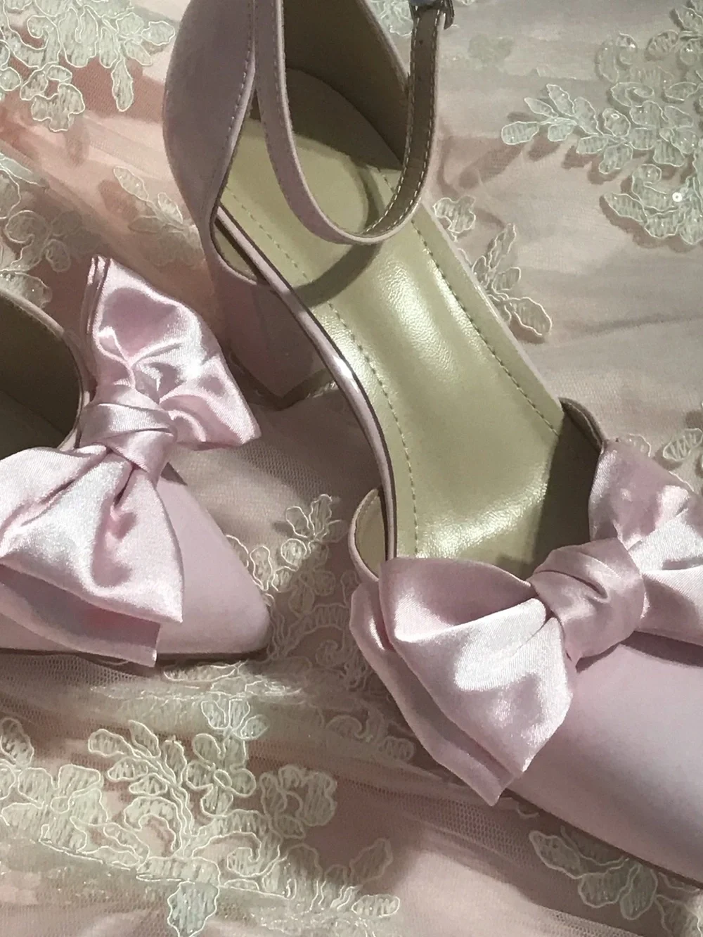 Women's Pink Bow Pointed Toe Block Heel Pumps